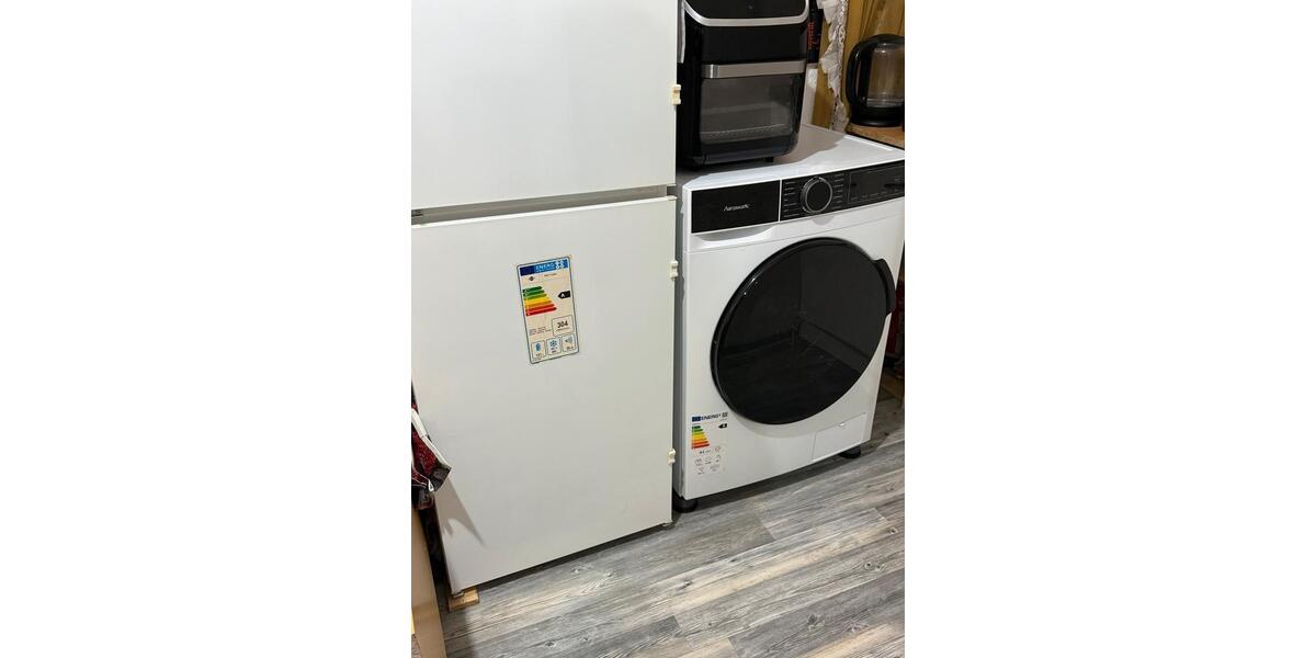 Möbel+Wohnung 1 zimmer