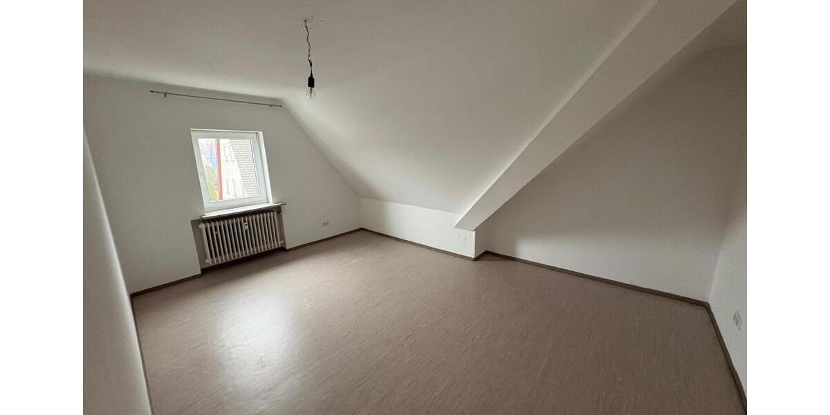 Dachgeschoßwohnung Altdorf bei Nürnberg - 3 Zimmer, 68 m&sup2;, 1.030&euro; | Angebot:24784784
