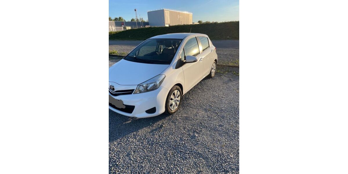 Toyota Yaris 176.919 km 6.250 &euro; Bad Salzuflen 32108