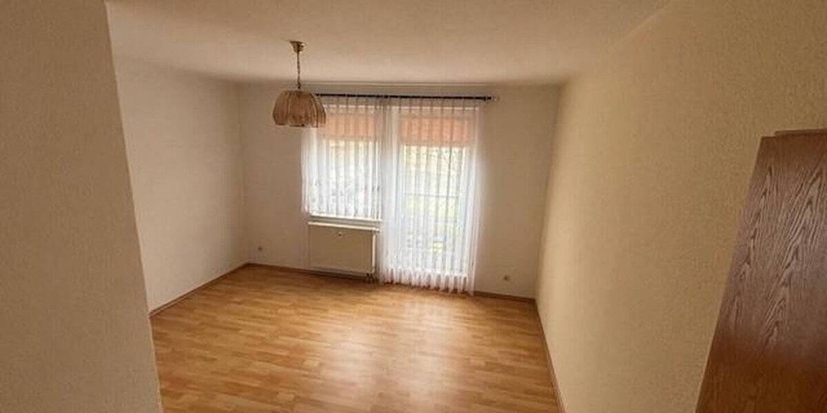 Etagenwohnung Riesa Pausitzer Delle - 4 Zimmer, 94 m&sup2;, 108.000&euro; | Angebot:26065097