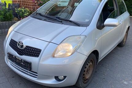 Toyota Yaris 125.000 km 1.300 &euro; Minden 32423