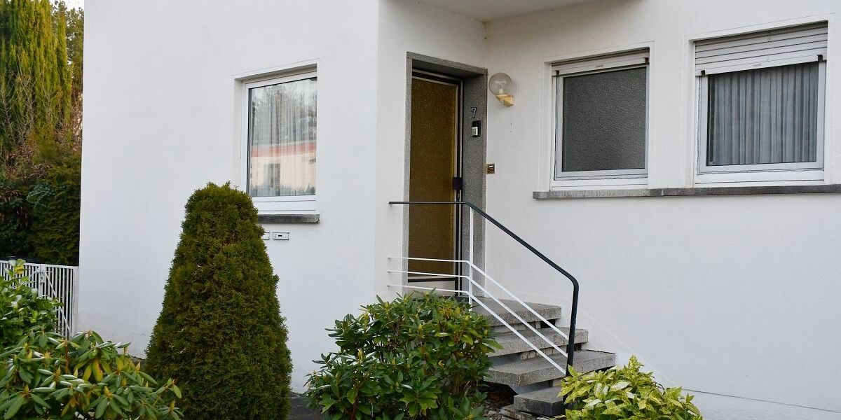 Attraktives großzügiges Zweifamilienhaus im Bauhausstil in Darmstadt-Arheilgen - Zweifamilienhaus Darmstadt-Arheilgen Darmstadt/Vororte | Angebot:25099546