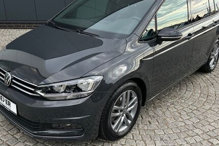 VW Touran 17.726 km 33.890 € Tostedt 21255