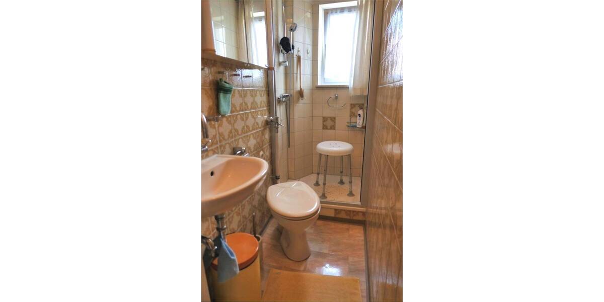 Doppelhaushälfte Trossingen - 9 Zimmer, 140 m&sup2;, 319.000&euro; | Angebot:26358877