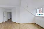 Bezaubernde und frisch modernisierte 3-Zimmer-AltbauWohnung mit Tageslichtbad