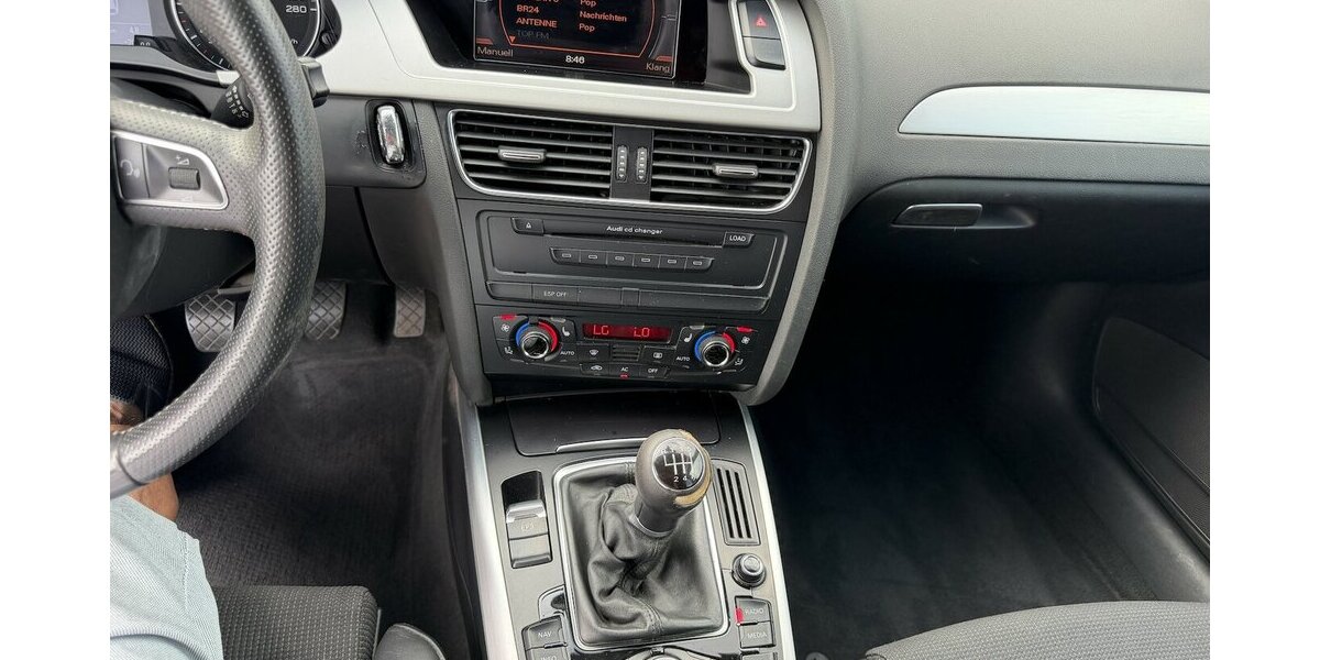 Audi A4 S line Sportpaket plus Xenon Navi PDC 215.000 km 4.500 &euro; Altdorf 84032