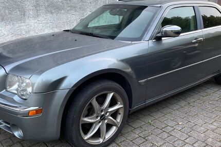 Chrysler 300C 162.000 km 6.250 &euro; Dudeldorf 54647