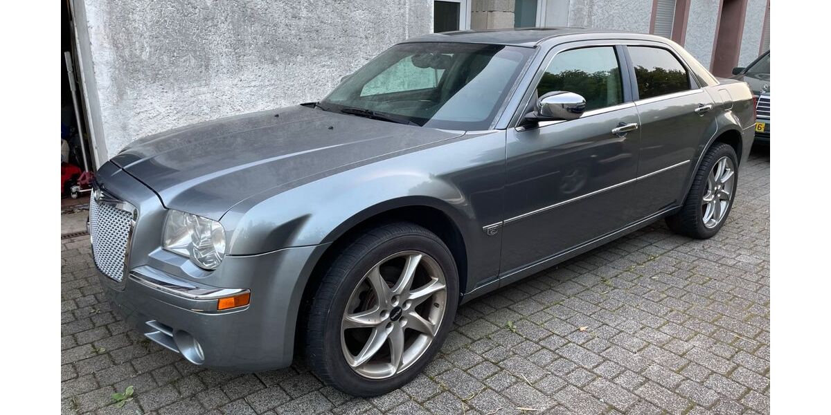 Chrysler 300C 162.000 km 6.250 &euro; Dudeldorf 54647