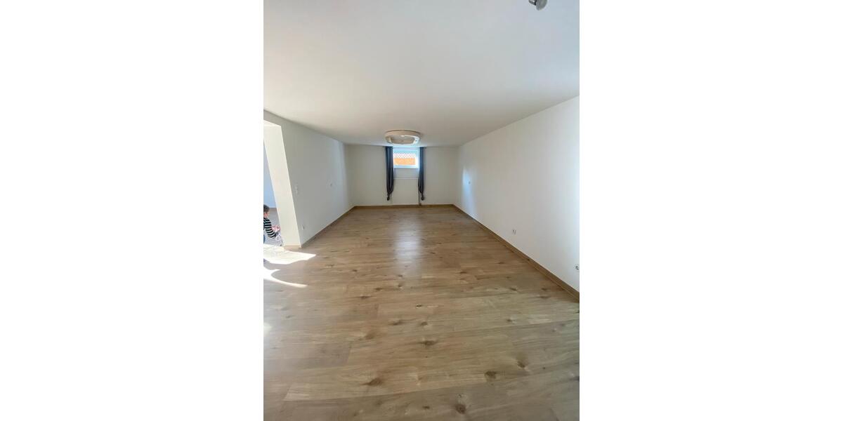 Etagenwohnung Vilshofen an der Donau - 4 Zimmer, 115 m&sup2;, 1.000&euro; | Angebot:25043776