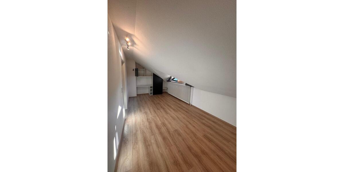 Dachgeschoßwohnung Ense - 2 Zimmer, 64 m&sup2;, 650&euro; | Angebot:25868096