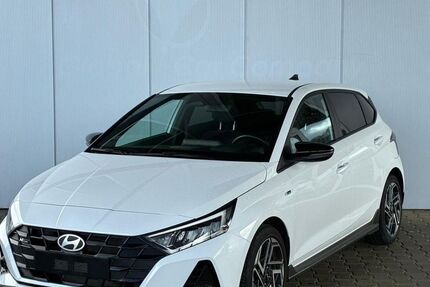Hyundai i20 14.015 km 17.250 &euro; Achern 77855