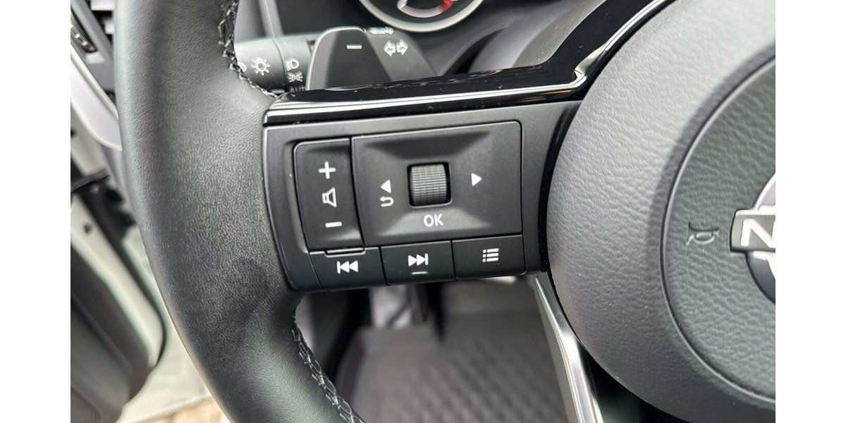 Nissan Qashqai Accenta *Xtronic/SHZG/Navi-App/Kamera/ICC/ 23.631 km 23.990 &euro; Bamberg 96052