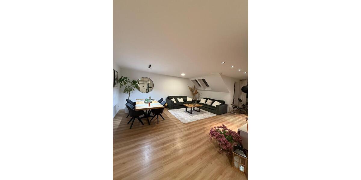 Dachgeschoßwohnung Bönningstedt - 4 Zimmer, 125 m&sup2;, 465.000&euro; | Angebot:25546289