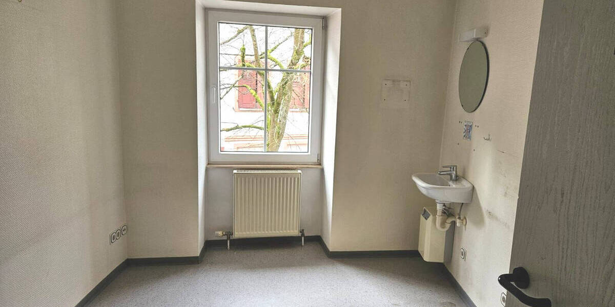 Gewerbeobjekt Ottweiler Neumünster - 1 Zimmer, 220 m&sup2;, 800&euro; | Angebot:19339051