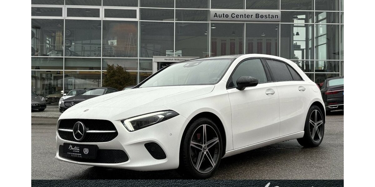 Mercedes-Benz A 200 KEYLESS/MULTIBEAM/PANO/KAMERA/AHK/1.HAND 61.992 km 25.900 &euro; Villingen-Schwenningen 78054