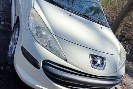 Peugeot 207 300.000 km 1.800 &euro; Hamburg 22049