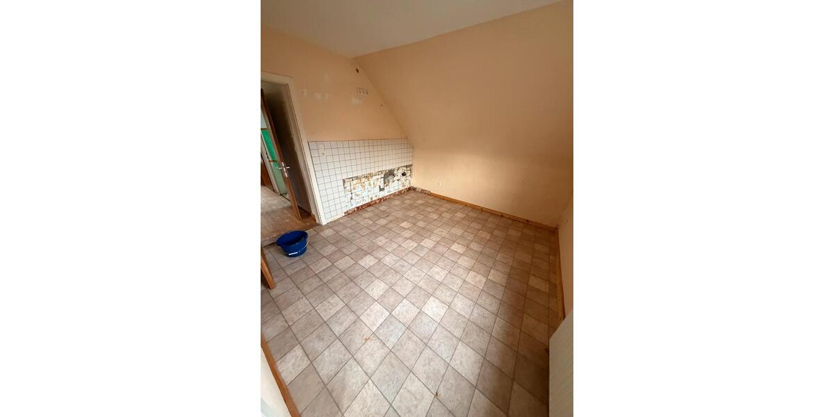 Etagenwohnung Erbach - 6 Zimmer, 160 m&sup2;, 1.300&euro; | Angebot:24983173