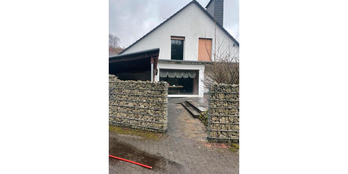 Mehrfamilienhaus, Wohnhaus Altena - 6 Zimmer, 220 m&sup2;, 1.300&euro; | Angebot:25083923