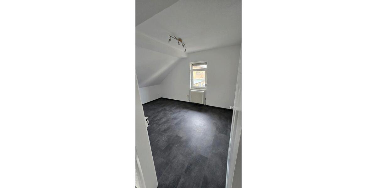 Dachgeschoßwohnung Remshalden - 3 Zimmer, 40 m&sup2;, 580&euro; | Angebot:24952154