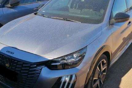 Peugeot 208 29.981 km 21.480 &euro; Rüsselsheim 65428