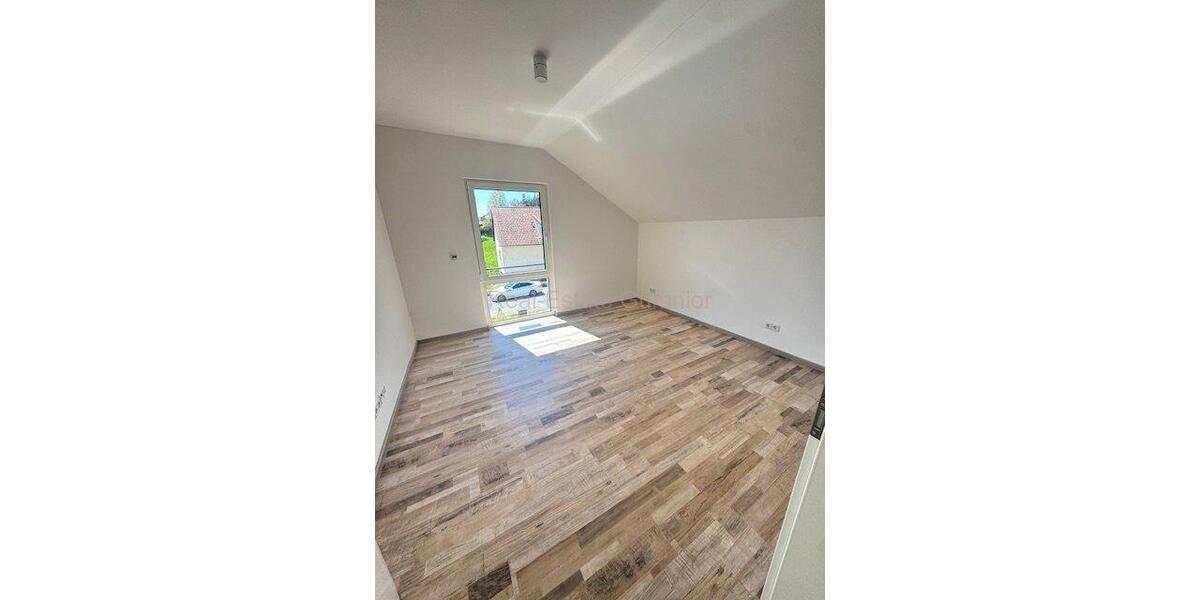 Einfamilienhaus Eschenbach in der Oberpfalz - 4 Zimmer, 126 m&sup2;, 2.100&euro; | Angebot:26348912