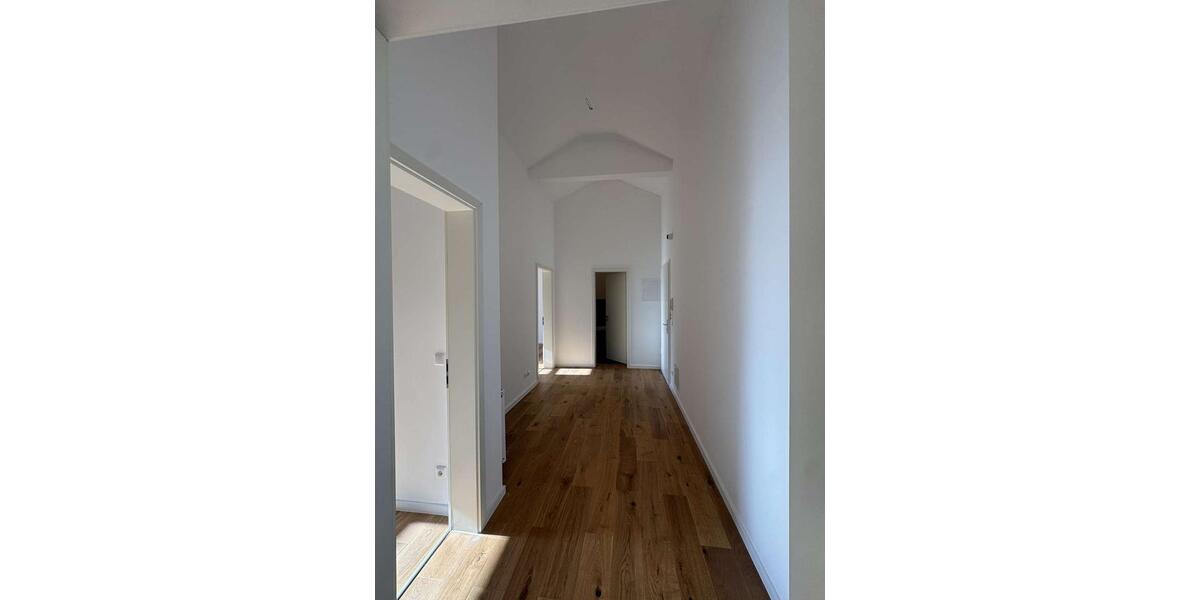 Dachgeschoßwohnung Grimma - 3 Zimmer, 83 m&sup2;, 996&euro; | Angebot:24765940