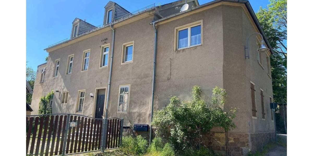 ** VERHANDLUNGSBASIS ** Historisches Mehrfamilienhaus nebst reichlich Nebengelass zum vollständigen Sanieren! 2 zimmer