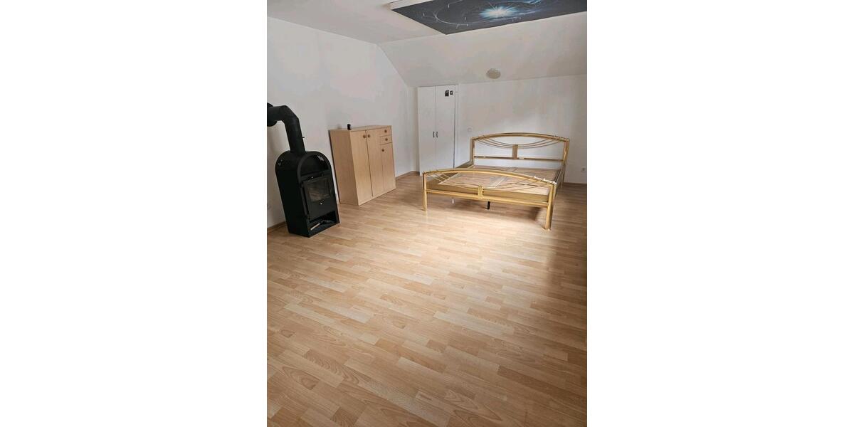 Dachgeschoßwohnung Kümmersbruck - 2 Zimmer, 70 m&sup2;, 700&euro; | Angebot:25794984