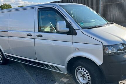 VW T5 Transporter 332.500 km 4.900 &euro; Naumburg 06618