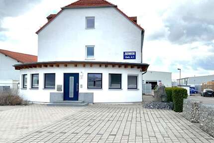 Büro in Neutraubling 860 € 107.47 m²
