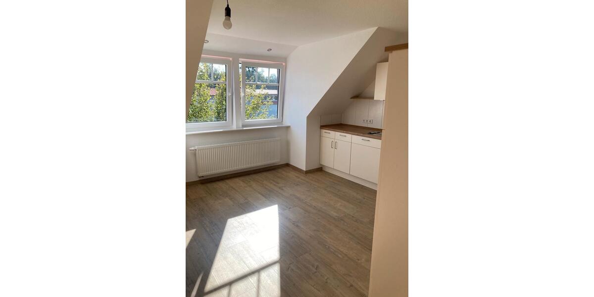 Dachgeschoßwohnung Apen - 4 Zimmer, 120 m&sup2;, 850&euro; | Angebot:26400553