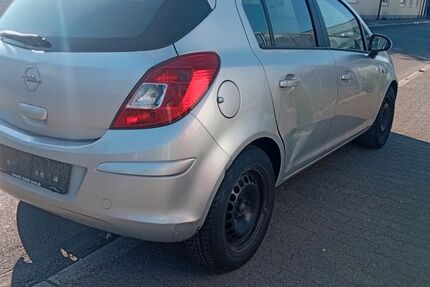 Opel Corsa 218.500 km 1.299 &euro; Hanau 63452
