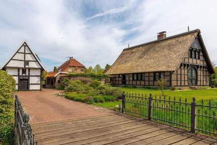 Naturnahes Fachwerkhaus auf liebevollem Grundstück mit Spieker, Carport u. Pergola 6 zimmer