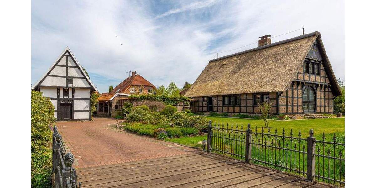 Naturnahes Fachwerkhaus auf liebevollem Grundstück mit Spieker, Carport u. Pergola 6 zimmer
