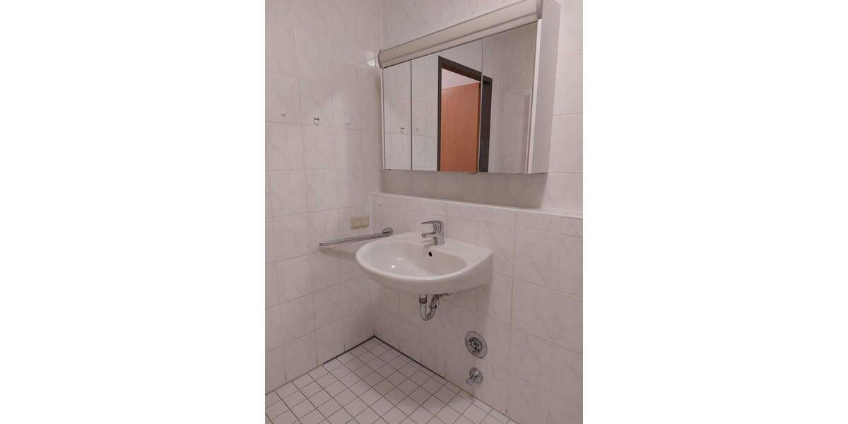 Etagenwohnung Siegburg Dreesch - 2 Zimmer, 61 m&sup2;, 785&euro; | Angebot:25562363