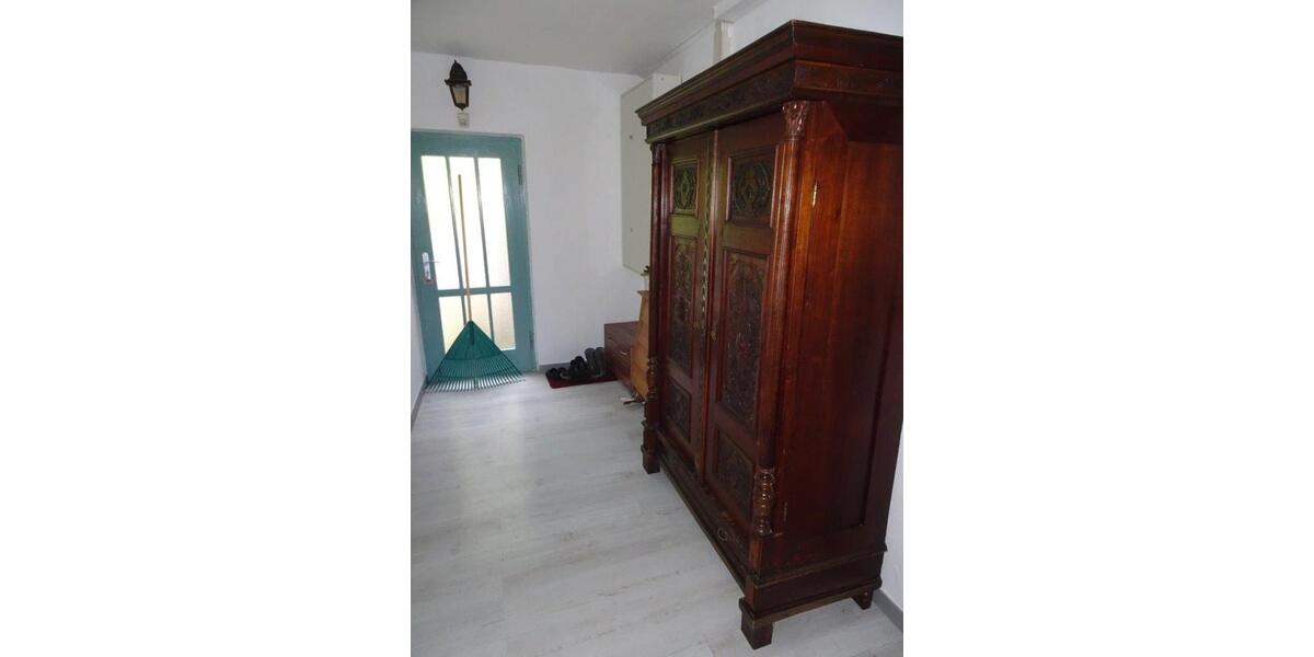 Einfamilienhaus Dingolfing - 10 Zimmer, 260 m&sup2;, 1.500&euro; | Angebot:25523082