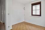 Gepflegtes 3-Familienhaus in begehrter Wohnlage mit vielseitigen Nutzungsmöglichkeiten - Mehrfamilienhaus, Wohnhaus Stuttgart Zuffenhausen | Angebot:27083597
