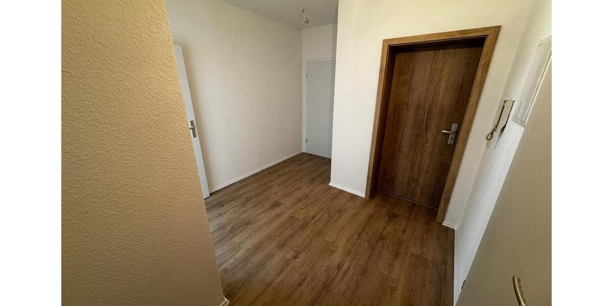 Etagenwohnung Crimmitschau - 3 Zimmer, 70 m&sup2;, 420&euro; | Angebot:26297235