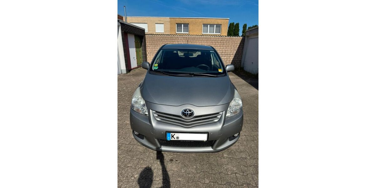 Toyota Verso 213.500 km 6.400 &euro; Köln 50765