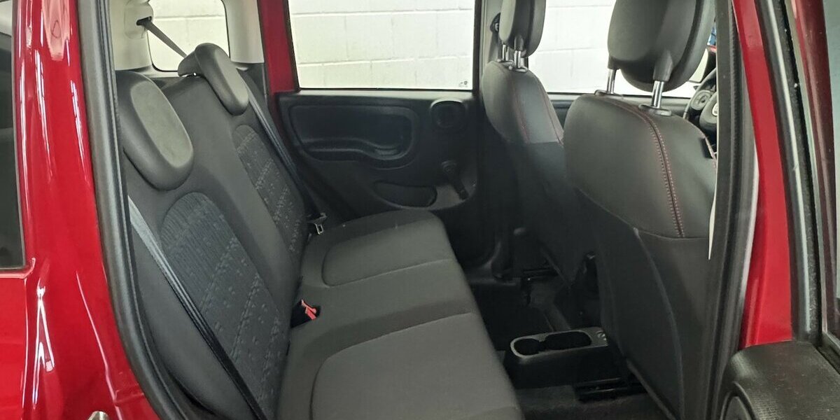 Fiat Panda Cross Red 1.0 Hybrid 1.Hand Neuwertig! 38.820 km 11.740 &euro; Lich 35423