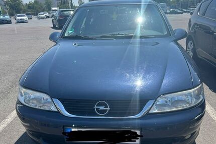 Opel Vectra 107.000 km 2.350 &euro; Raunheim 65479