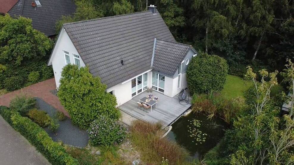 MODERNISIERTES ARCHITEKTENHAUS in ruhiger Lage in Bümmerstede