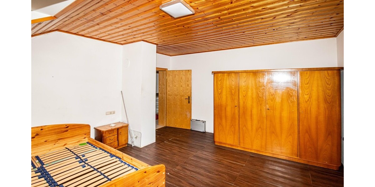 Individuelle Gestaltungsmöglichkeiten: Großzügiges Haus mit Werkstatt - Einfamilienhaus Neukirchen beim Heiligen Blut | Angebot:26557121