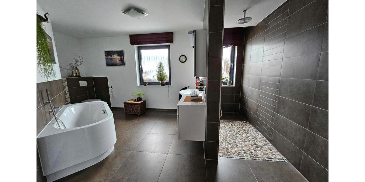 Einfamilienhaus Hüllhorst - 6 Zimmer, 193 m&sup2;, 570.000&euro; | Angebot:27141146