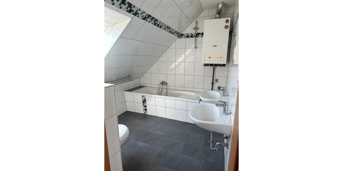 Etagenwohnung Gronau (Leine) - 3 Zimmer, 85 m&sup2;, 625&euro; | Angebot:26483388