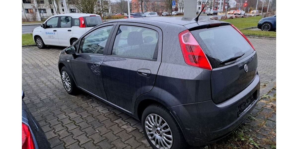 Fiat Punto 124.680 km 3.890 &euro; Waldheim 04736