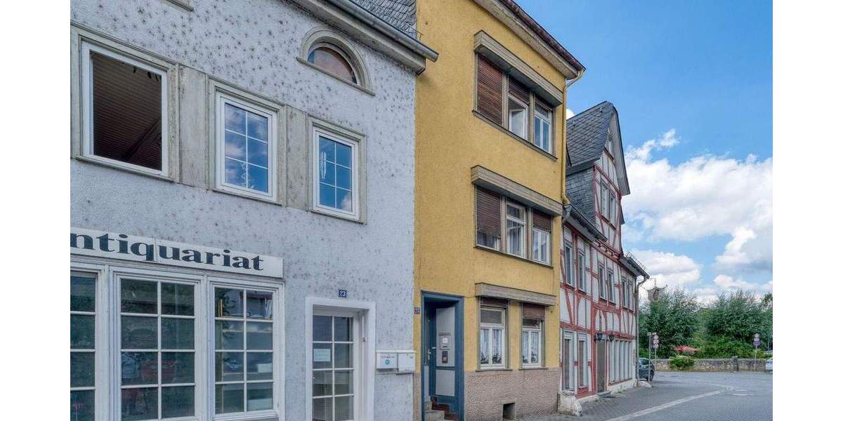 Wohnhaus mit Entwicklungspotenzial in der Altstadt - provisionsfrei 4 zimmer