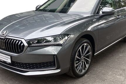 Skoda Superb 1.890 km 59.900 &euro; Hamburg 22111