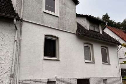 Einfamilienhaus mit Garage und einem weiteren Grundstück in Diemelstadt-Wrexen
