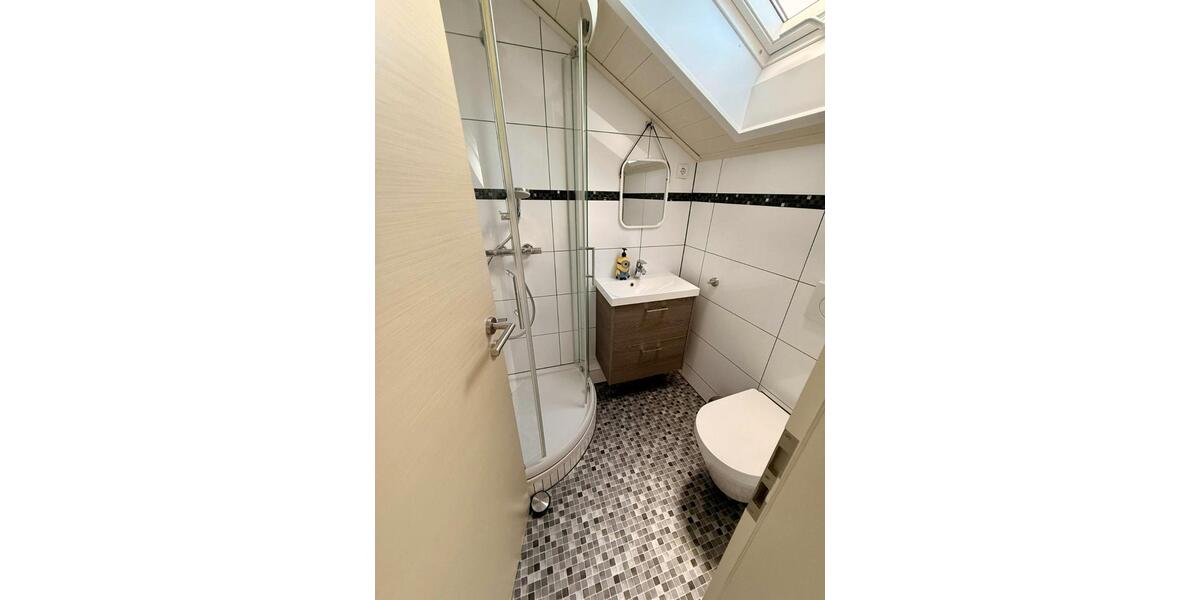 Reihenhaus Neckarsulm - 6.5 Zimmer, 186 m&sup2;, 1.850&euro; | Angebot:26625889